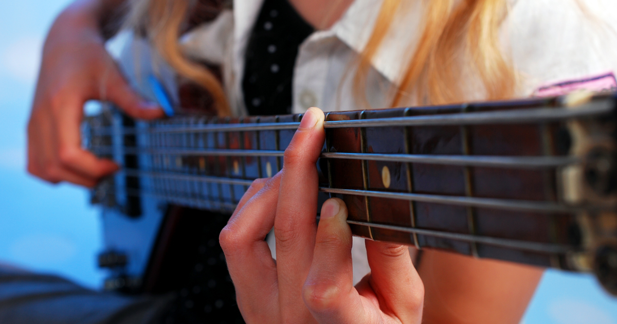 5 músicas fáceis para começar no baixo
