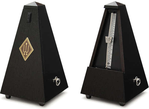 METRONOME PYRAMIDAL OAK MATT BLACK 809