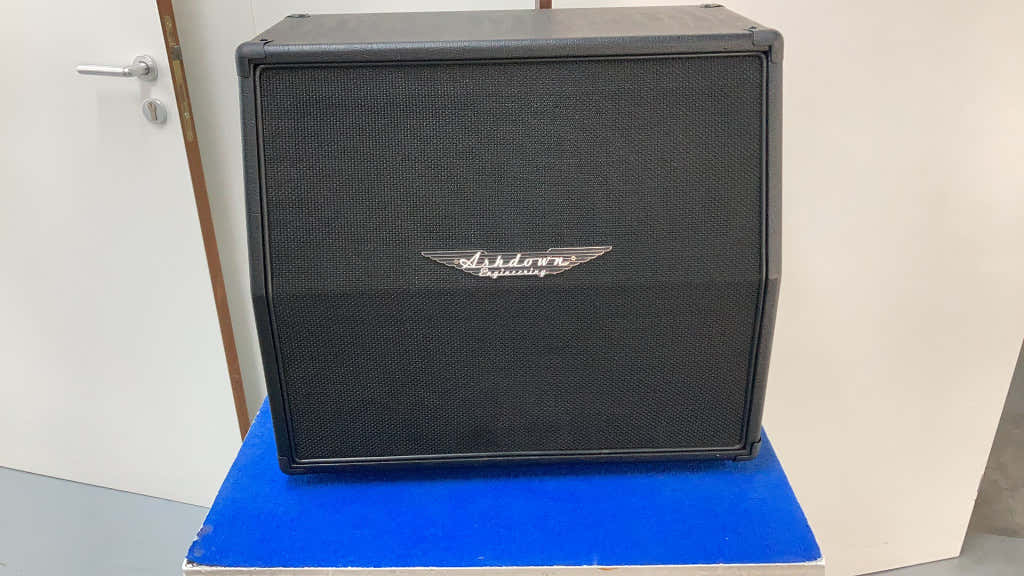 SX 1X12" Celestion Seventy 80 Traseira Fechada Inclinada - Stock B