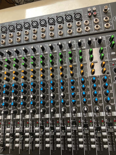 Mackie 1642-VLZ4 - Produto B
