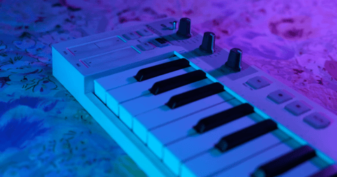Top 5 dos teclados MIDI: Os melhores modelos para compor