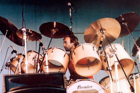Phil Collins e a sua bateria: o homem que inventou o som dos anos 80