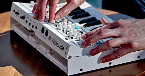 Roland apresenta o n/vision : um sintetizador wavetable ultra compacto