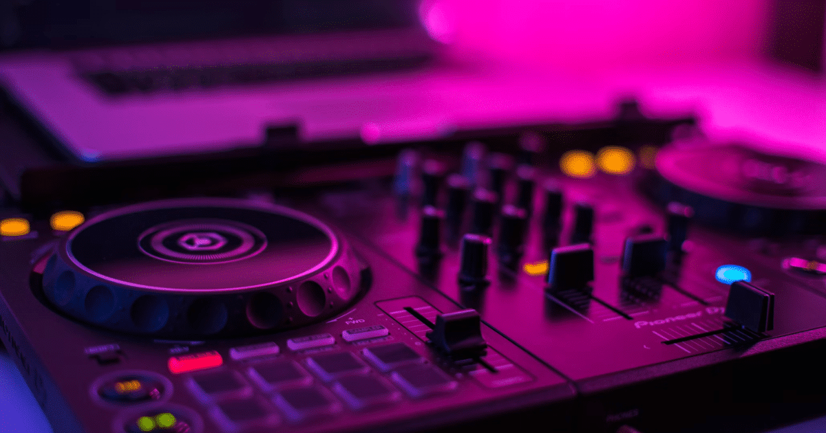 Top 5 des contrôleurs DJ à moins de 400 €
