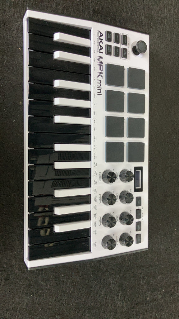 MPK Mini MK3 White - B Stock