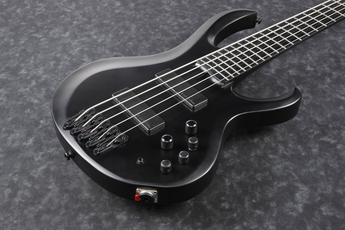 Btb625Ex-Bkf Preto Flat Iron Label