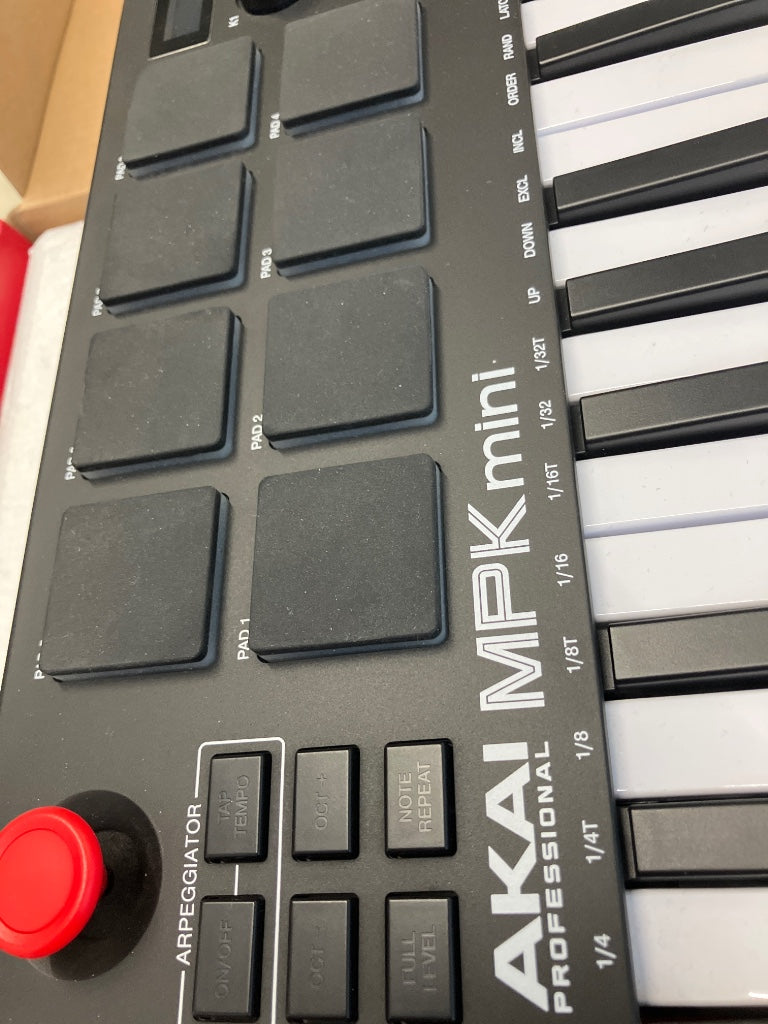 MPK Mini MK3 - Stock B
