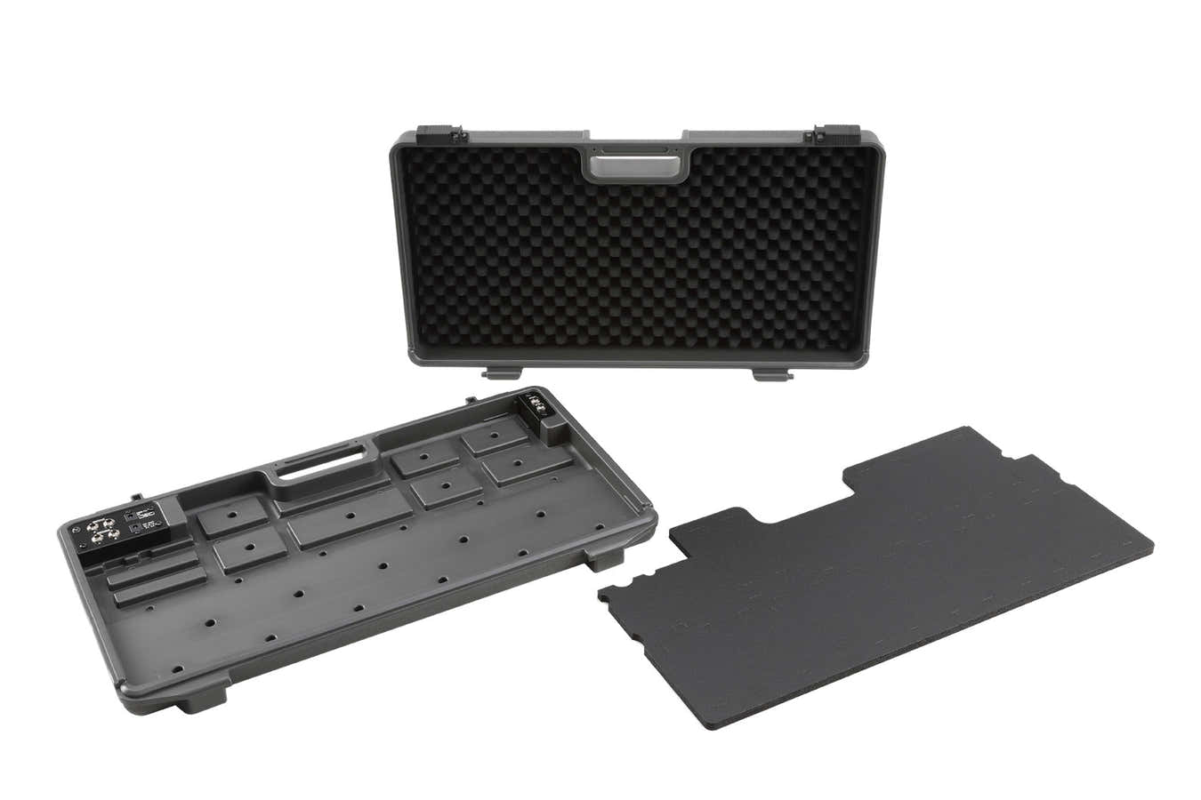 BCB-90X MOLDED PLASTIC CARRY CASE WITH I/O INTERFACE FOR 9 PEDALS + DAISY CHAIN POWER CABLE