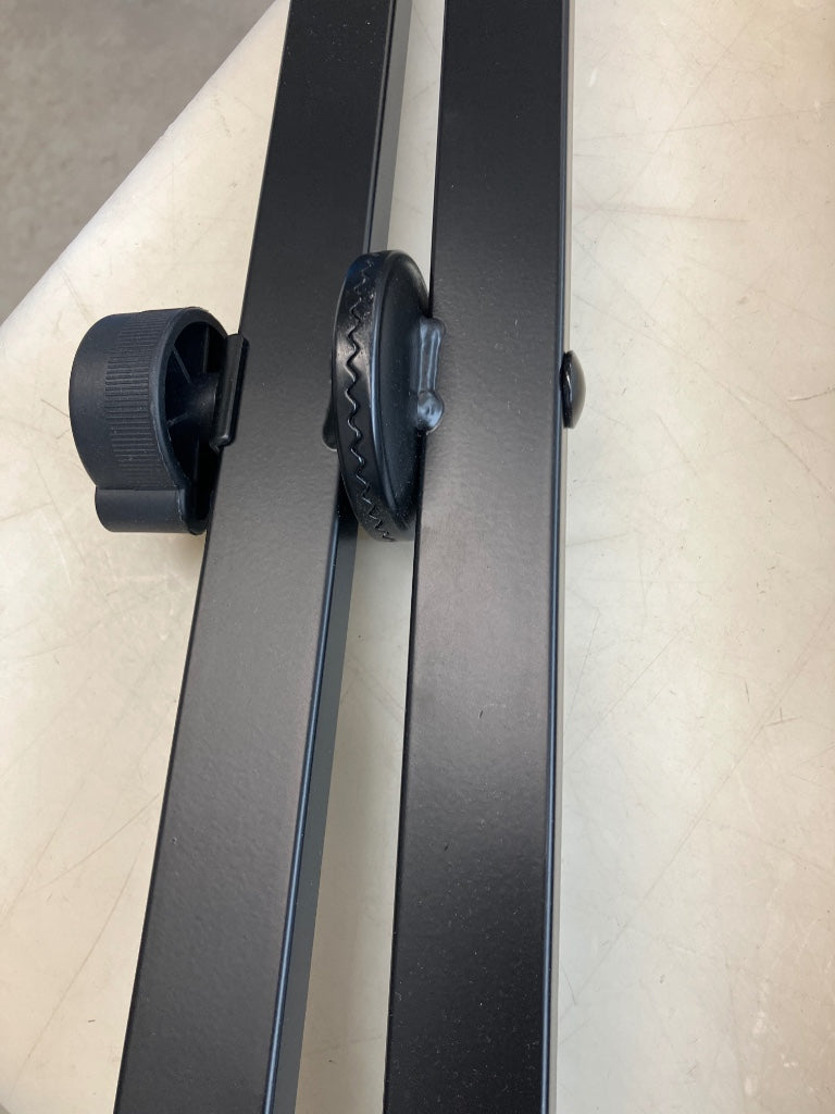 Suporte de teclado T20BK Preto - Stock B