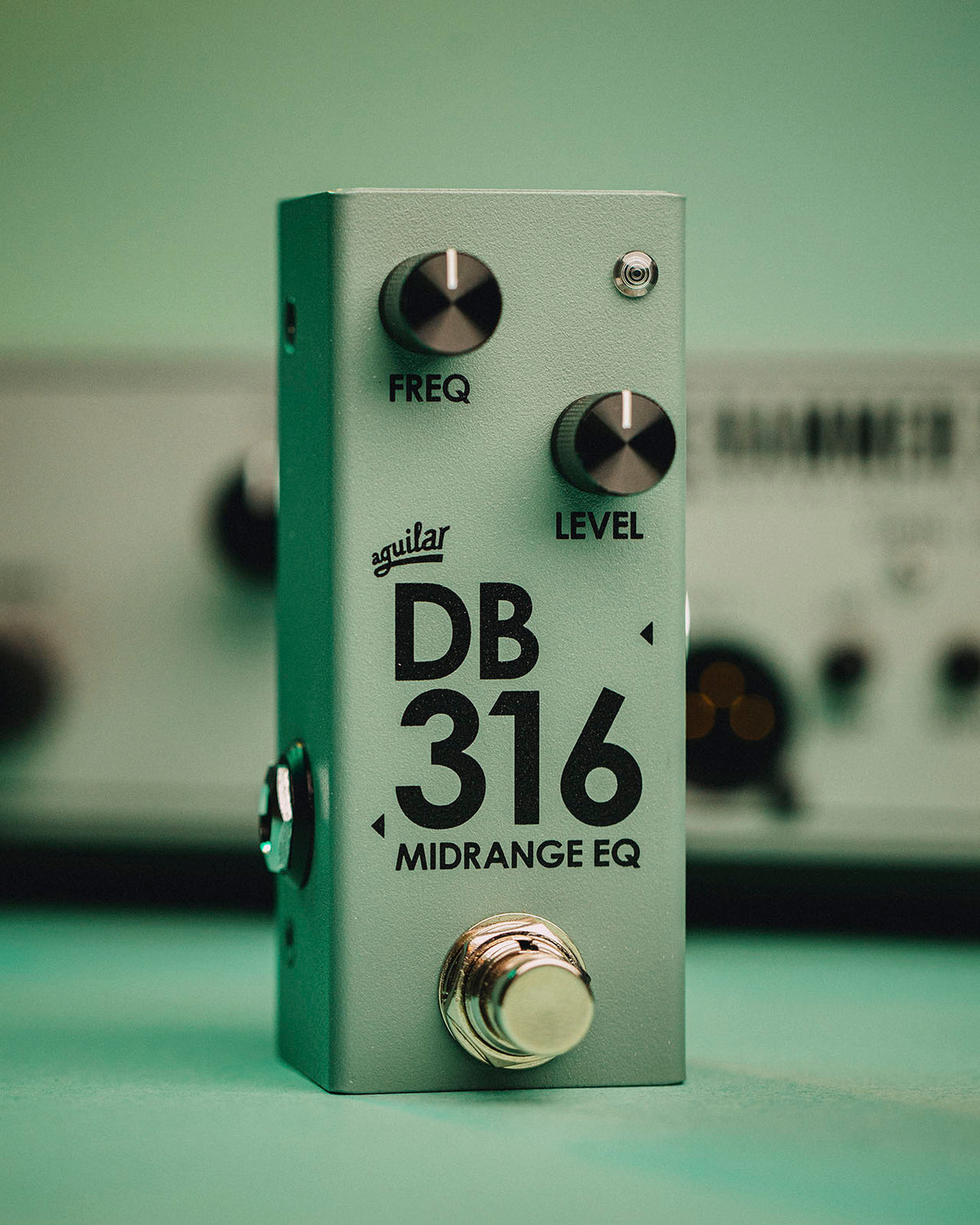 DB316 EQ de médios