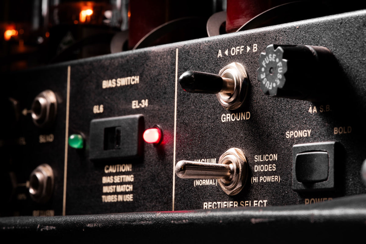 UAFX Knuckles '92 Rev F Amplificador Dual Rec