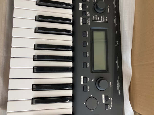 Korg KROSS2 61 Teclas - Stock B