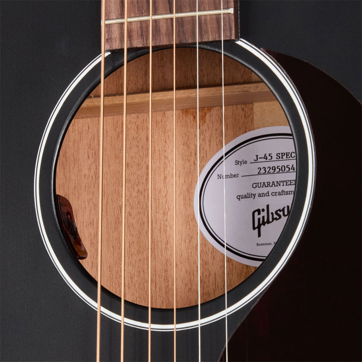 J-45 Special Acetinado Ébano Moderno