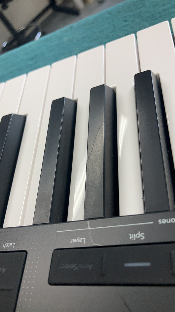 Launchkey 49 MK4 - B Stock