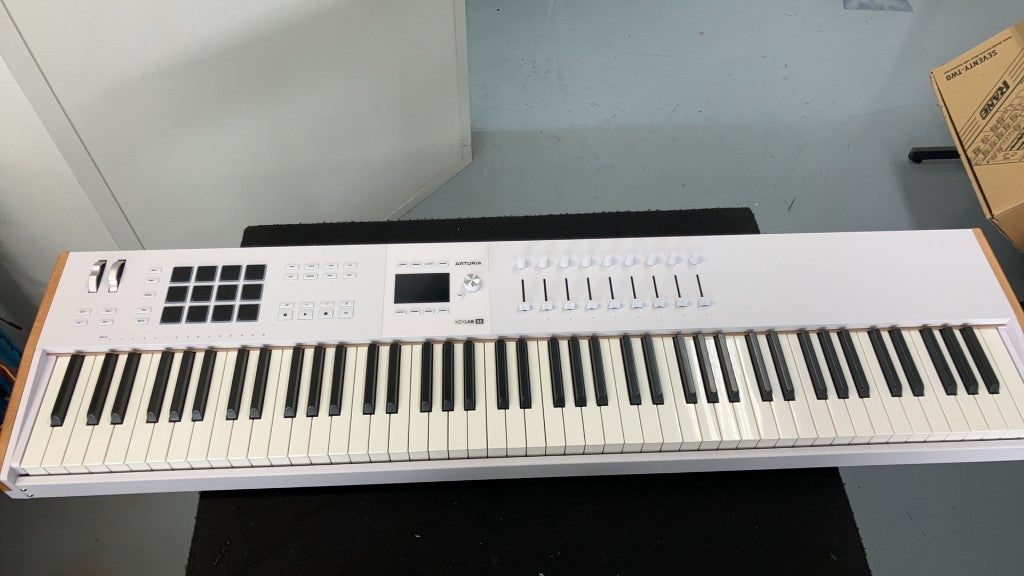 Keylab 88 MK3 Branco - Stock B