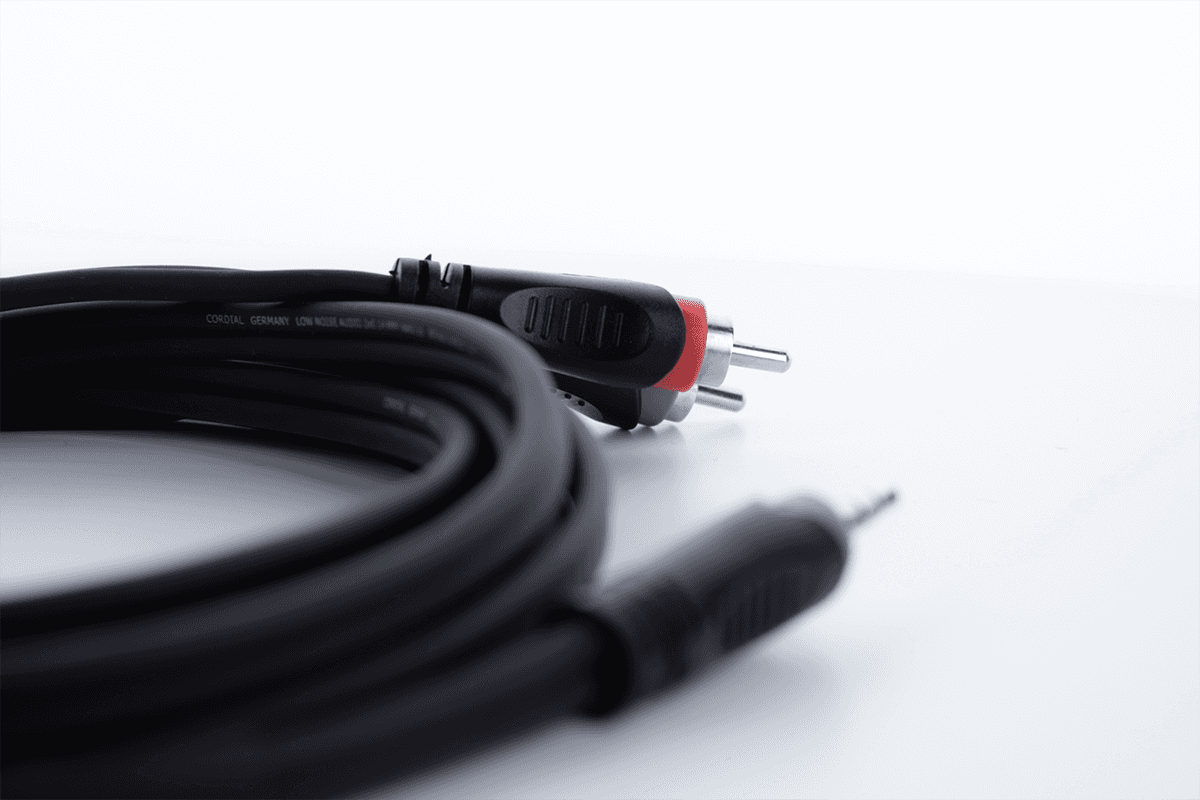 Cabo Y Divisor de Minijack Estéreo / 2 RCA 1 M