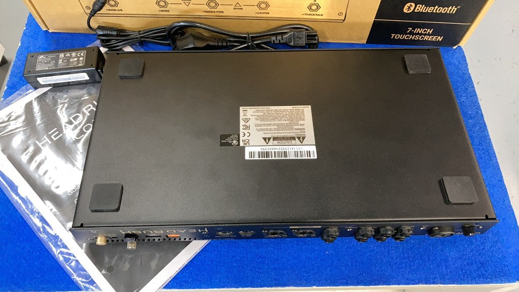 CORE GUITAR AND VOICE - B Stock