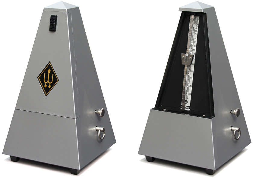 METRONOME PYRAMIDAL LIGHT MATT SILVER 855202