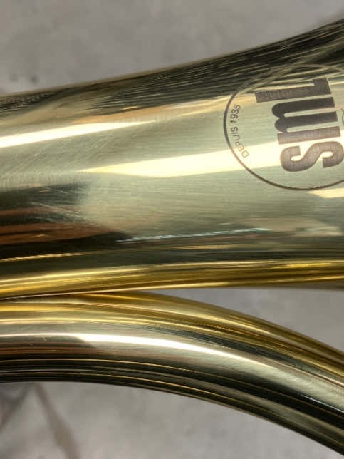 FFH83 Trompa em Mib - Latão Envernizado - Em Estojo - Stock B