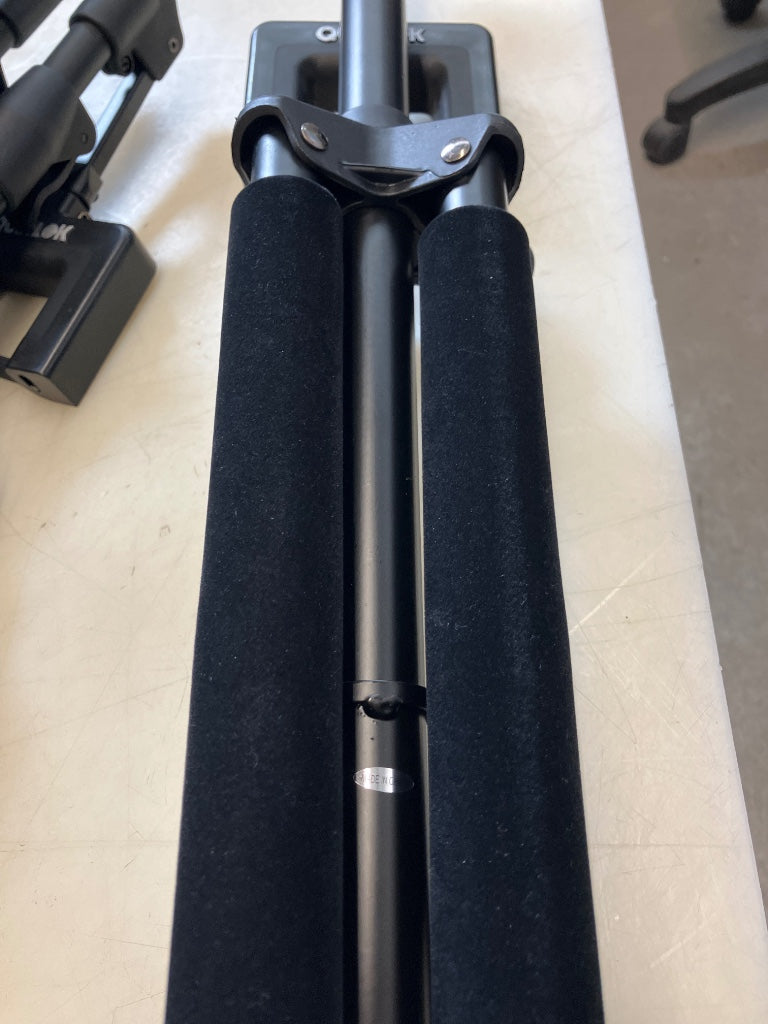 GS/508 Suporte universal autobloqueável para guitarra - Stock B