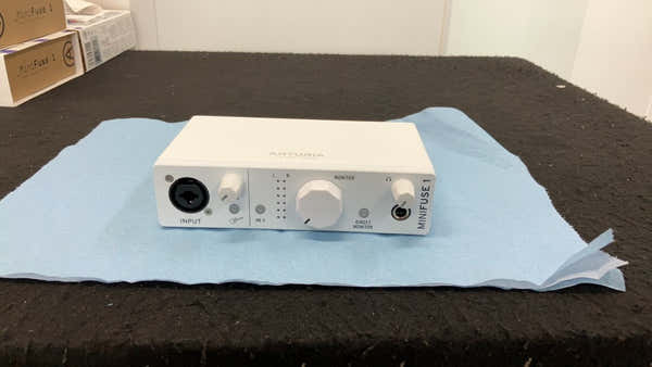 Arturia MiniFuse 1 Branco - Stock B