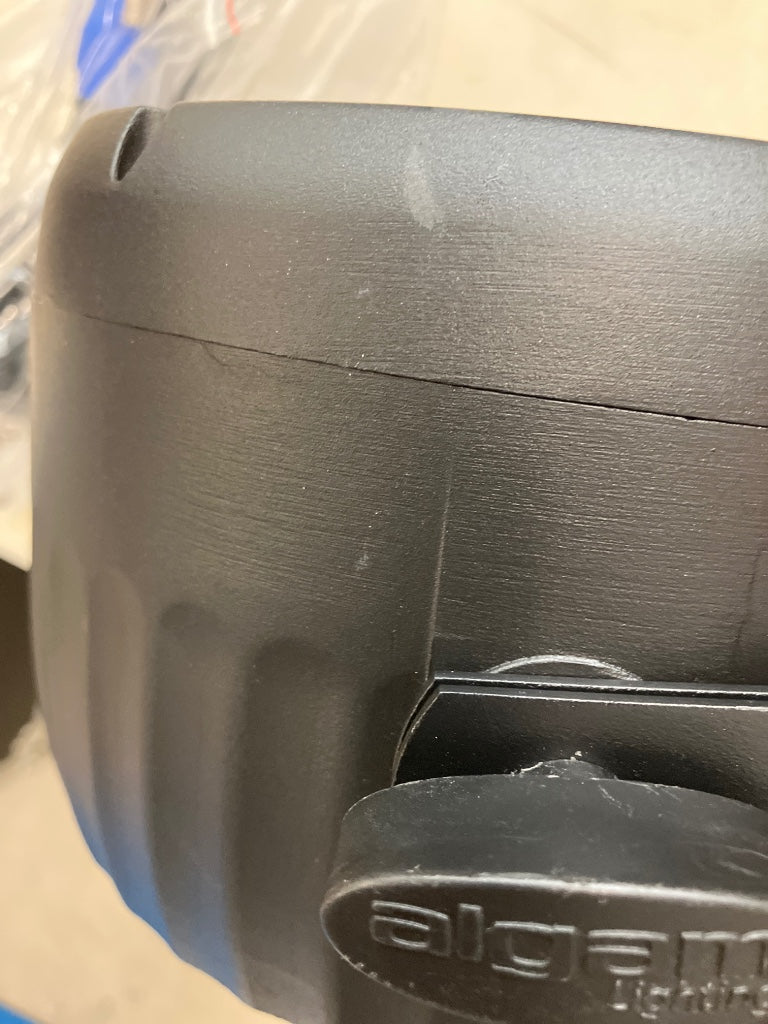 PAR WASH 7X 30W RGBWW 4-IN-1 15 deg OPTIC - B Stock
