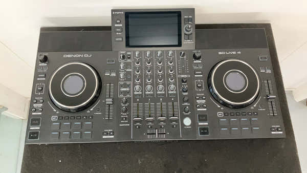 Denon DJ SC Live 4 - Stock B