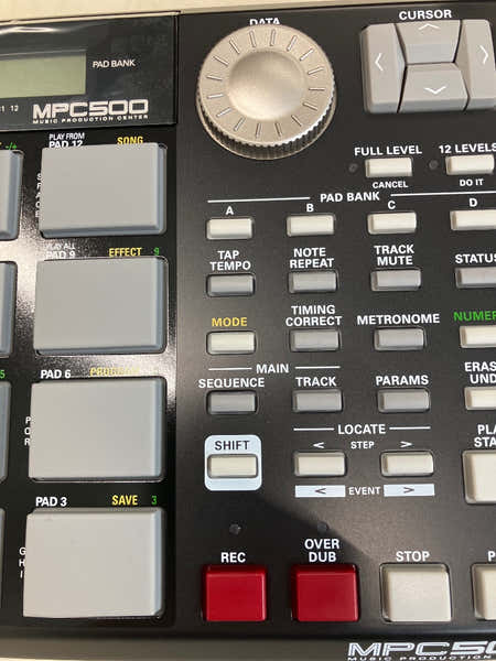 Akai Professional MPC 500 - Produto B